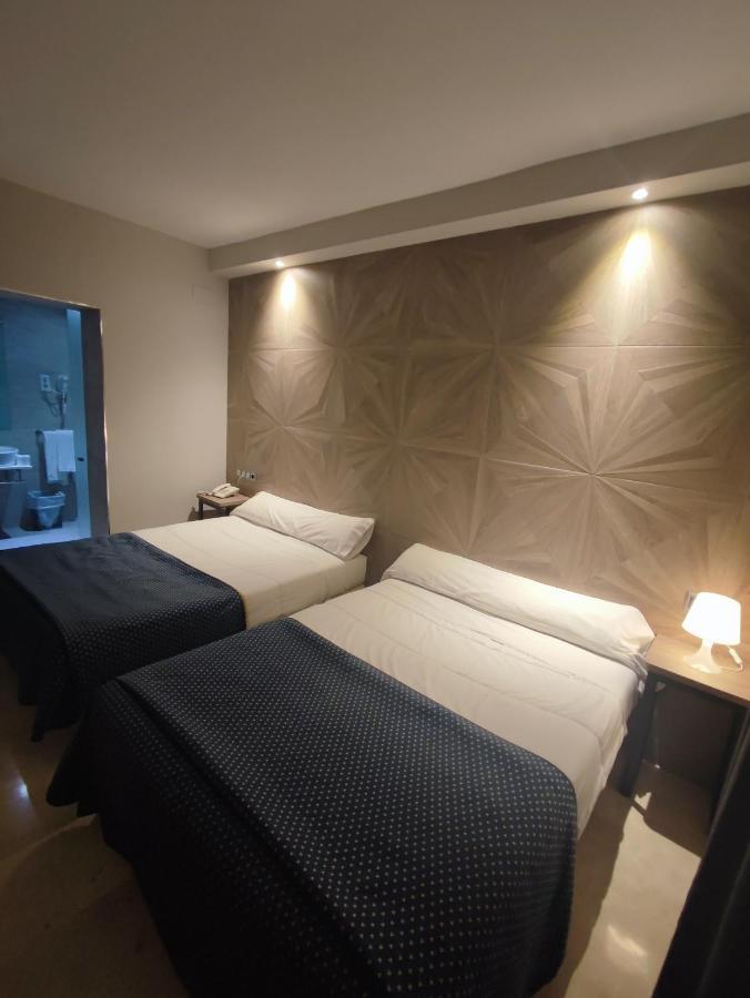 Hotel Ciudad De ナバルカルネロ エクステリア 写真